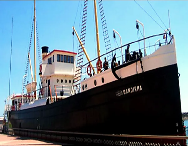 Bandırma Vapuru — Samsun'a giden vapur (1)